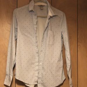 Women’s button down blue striped collar shirt